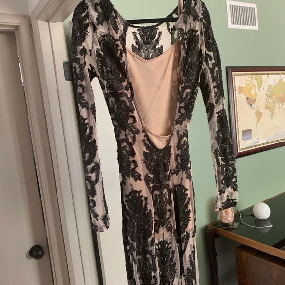 For love and lemons embroidered dress - Picture 3 of 7